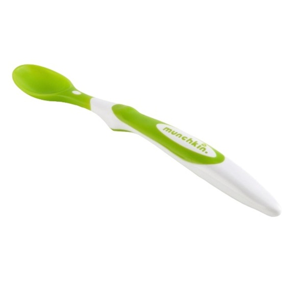 Munchkin's Soft-Tip Ergonomic Infant Spoons. - Picture 10 of 11
